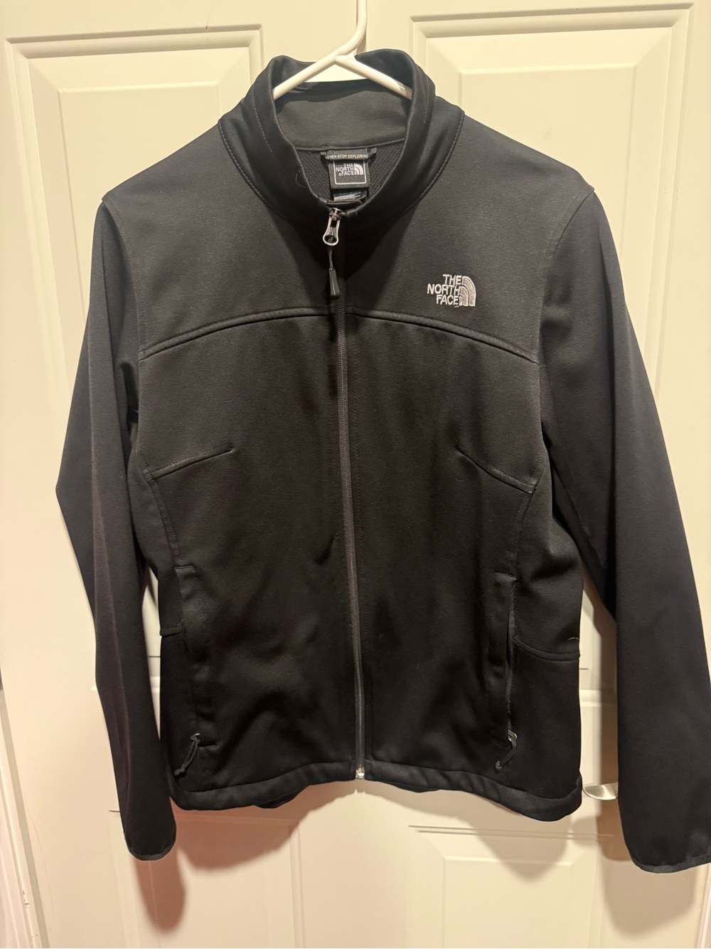 The North Face women’s Black Full-Zip Jacket